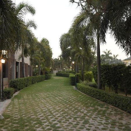 Kamal Resorts - The Luxury Of Being Yourself Ludhiana Exterior foto